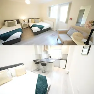 https://the-close-airport.brighton-hotels-england.com
